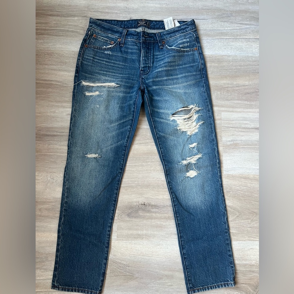 BNWOT A&F Slim Boyfriend Distressed Jean